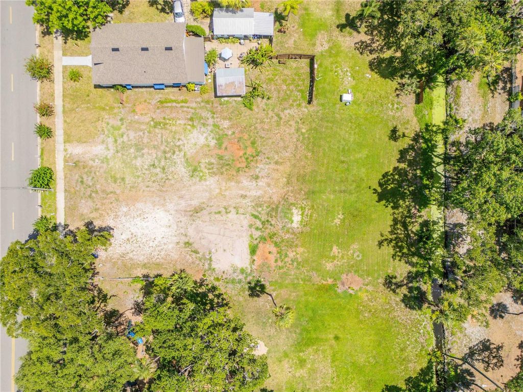 Image 10 of property listing at 108 S MYRTLE AVENUE, New Smyrna Beach, FL 32168