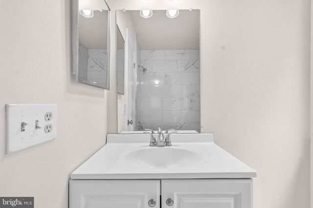 11736 DECADE CT, Reston, VA 20191