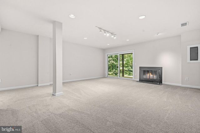 11736 DECADE CT, Reston, VA 20191