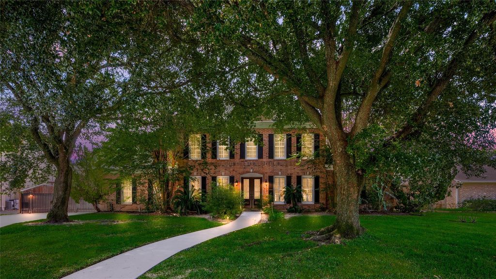 5573 Sugar Hill Drive, Houston, TX 77056