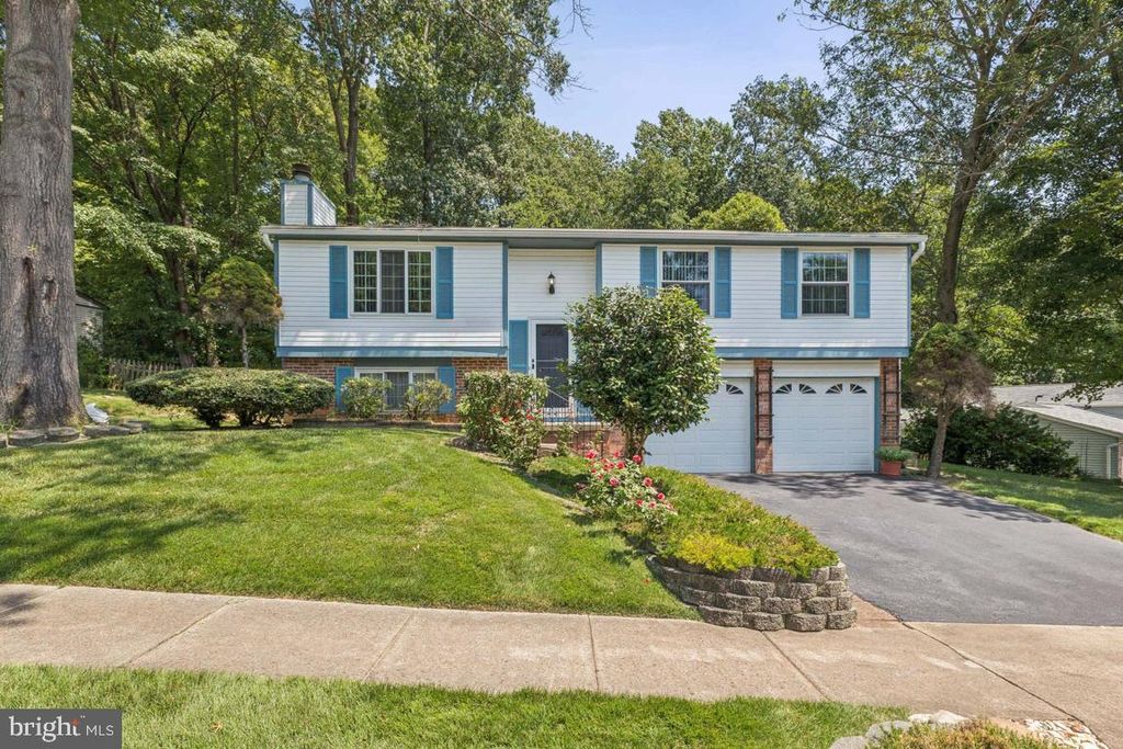 8011 TREASURE TREE CT, Springfield, VA 22153