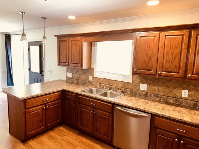 223 Greenwood Dr, Smithville, TN 37166