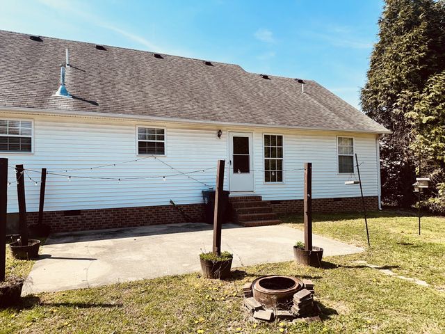 223 Greenwood Dr, Smithville, TN 37166