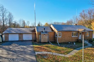 3271 W Carpenter, Flint, MI 48504