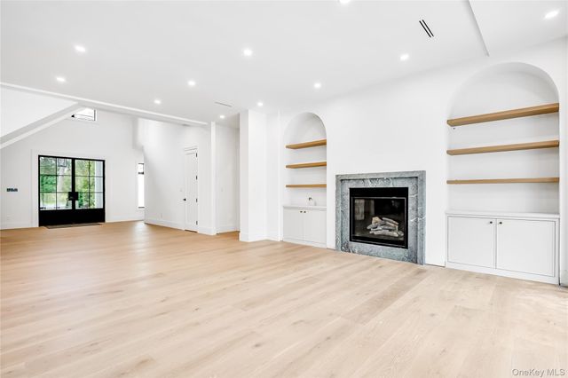 523 Long Beach Road, Nissequogue, NY 11780