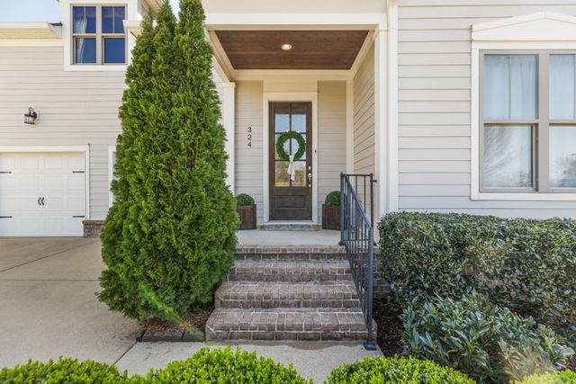 324 River Bluff Dr, Franklin, TN 37064