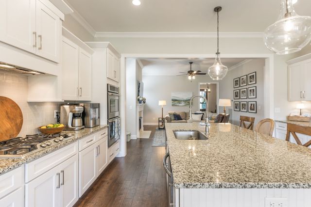 324 River Bluff Dr, Franklin, TN 37064