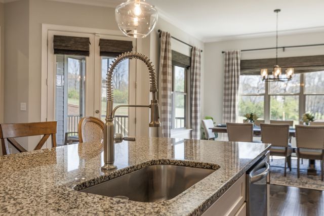 324 River Bluff Dr, Franklin, TN 37064