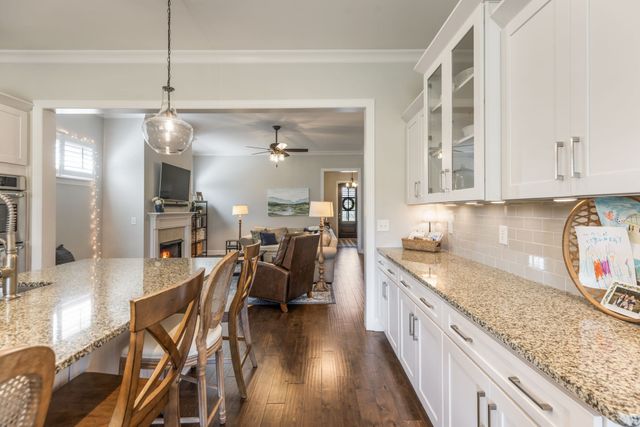 324 River Bluff Dr, Franklin, TN 37064