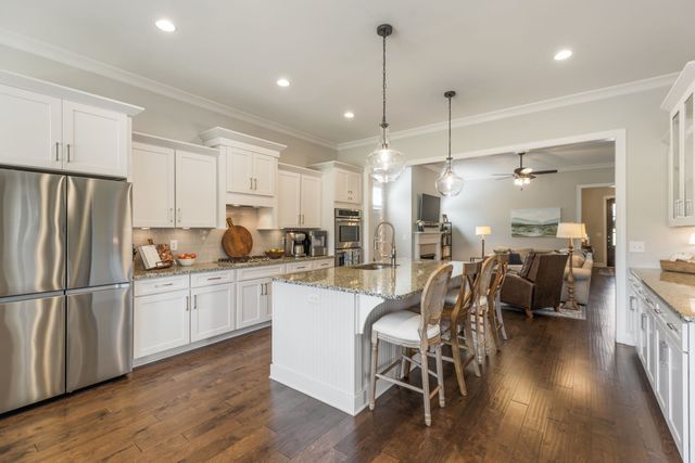 324 River Bluff Dr, Franklin, TN 37064