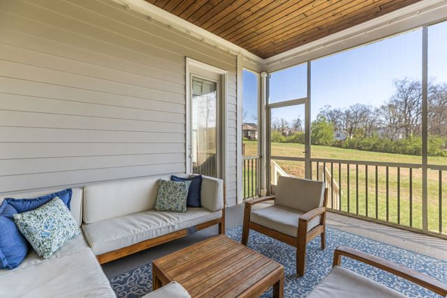 324 River Bluff Dr, Franklin, TN 37064