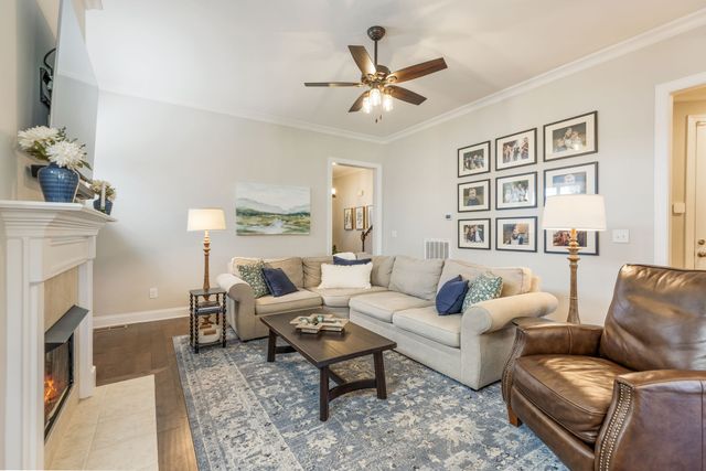 324 River Bluff Dr, Franklin, TN 37064