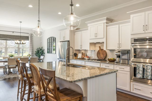 324 River Bluff Dr, Franklin, TN 37064