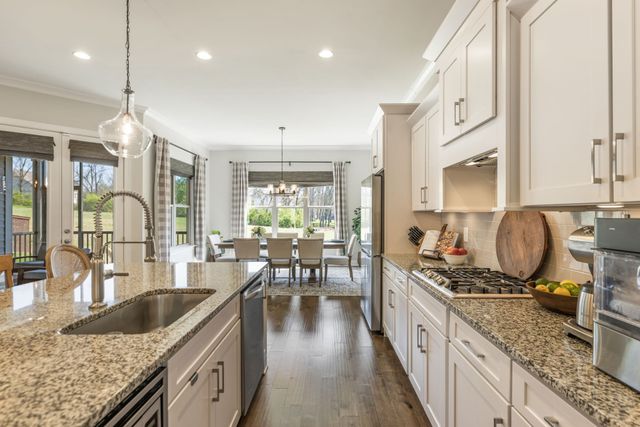 324 River Bluff Dr, Franklin, TN 37064