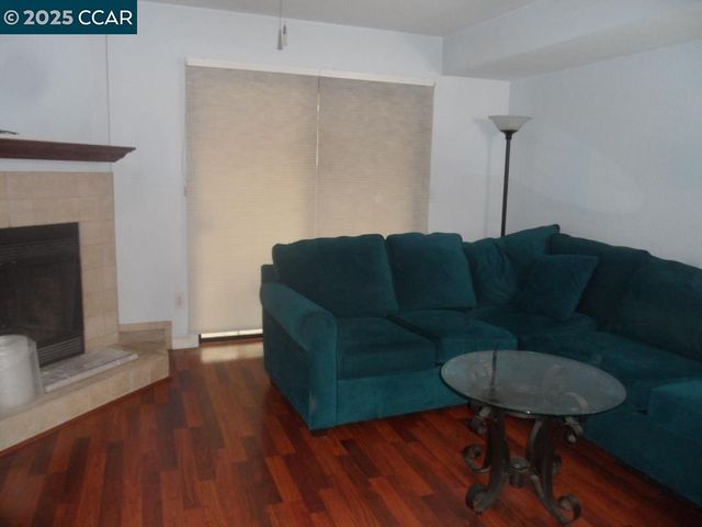 1405 Hull Ln, Martinez, CA 94553