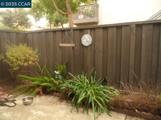 1405 Hull Ln, Martinez, CA 94553