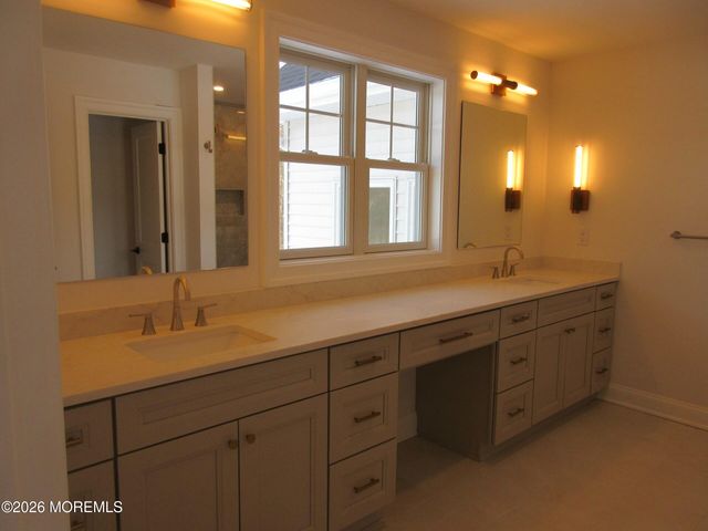 85 Lamb Lane, Manalapan, NJ 07726