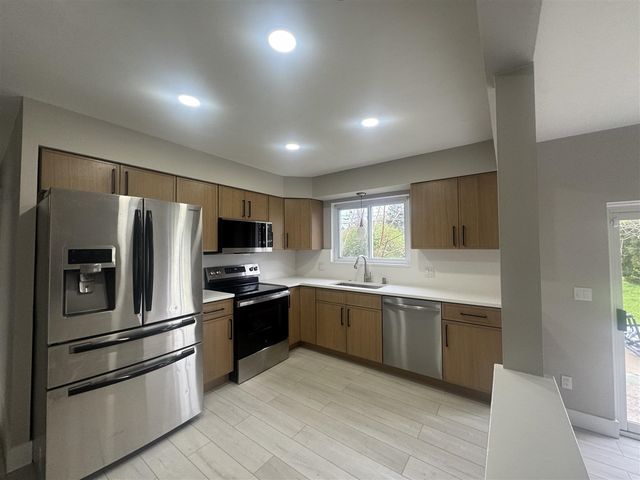 26165 Cunningham Drive, Warren, MI 48091