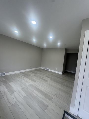 26165 Cunningham Drive, Warren, MI 48091