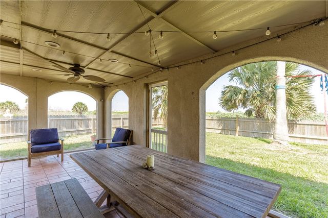 14882 Highland Mist Dr, Corpus Christi, TX 78418