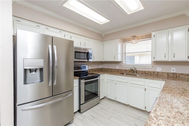 14882 Highland Mist Dr, Corpus Christi, TX 78418