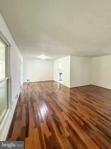 8221 BARRETT RD, Fort Washington, MD 20744