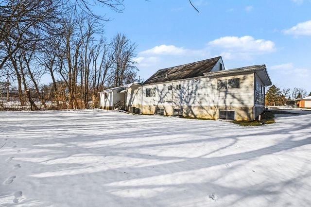 118 Schirmer Parkway, Buchanan, MI 49107