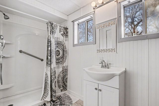 118 Schirmer Parkway, Buchanan, MI 49107