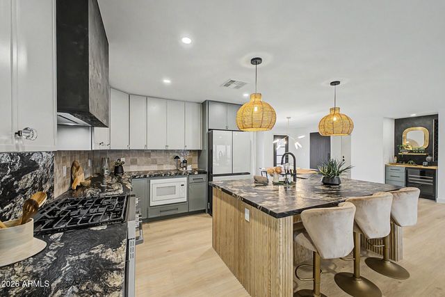 2532 E Sahuaro Drive, Phoenix, AZ 85028