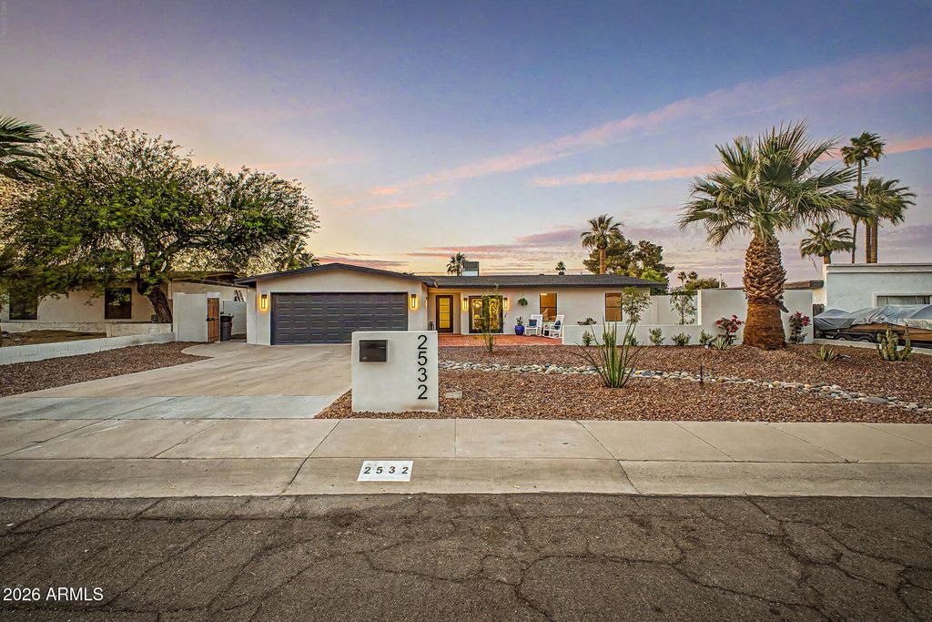 2532 E Sahuaro Drive, Phoenix, AZ 85028