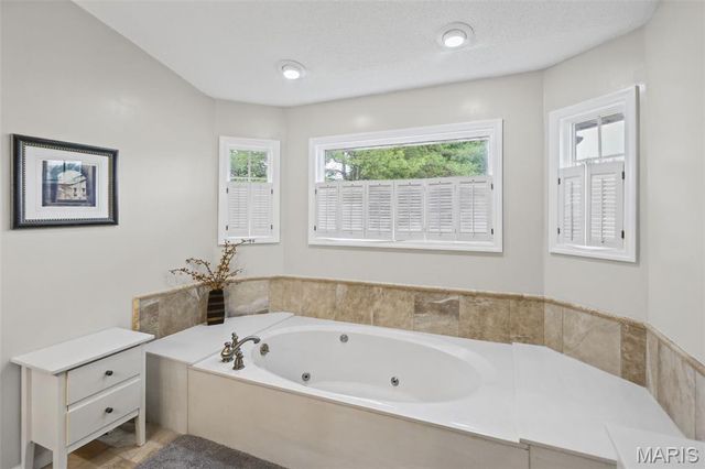 52 Birdie Court, Edwardsville, IL 62025