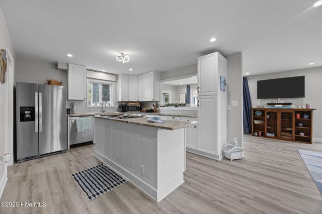 219 Oyster Lane, N Topsail Beach, NC 28460