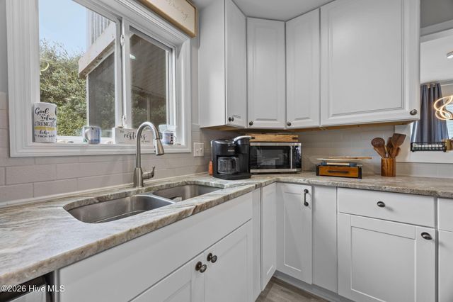 219 Oyster Lane, N Topsail Beach, NC 28460