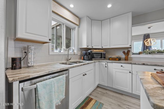 219 Oyster Lane, N Topsail Beach, NC 28460