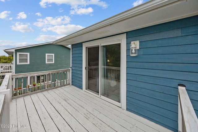 219 Oyster Lane, N Topsail Beach, NC 28460