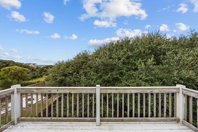 219 Oyster Lane, N Topsail Beach, NC 28460
