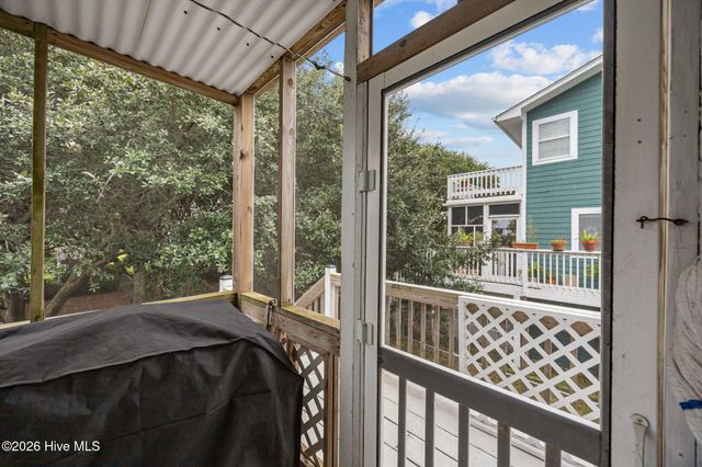 219 Oyster Lane, N Topsail Beach, NC 28460
