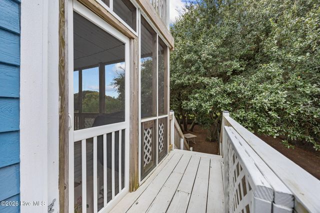 219 Oyster Lane, N Topsail Beach, NC 28460