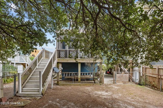 219 Oyster Lane, N Topsail Beach, NC 28460