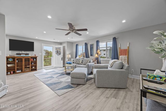 219 Oyster Lane, N Topsail Beach, NC 28460