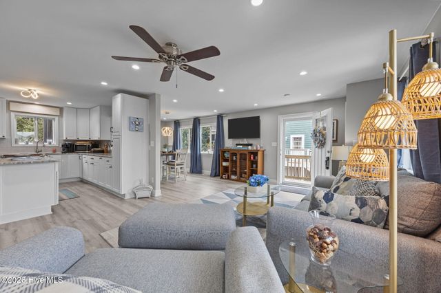 219 Oyster Lane, N Topsail Beach, NC 28460