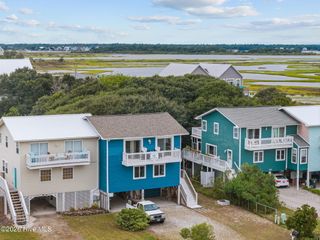 219 Oyster Lane, N Topsail Beach, NC 28460