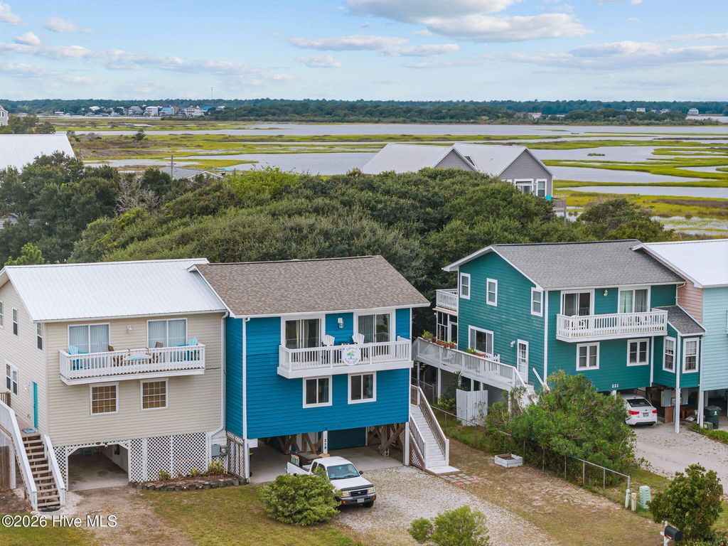 219 Oyster Lane, N Topsail Beach, NC 28460