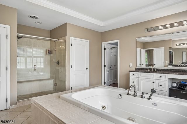 23 Balmoral Dr, Alexandria Twp., NJ 08867