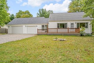 16 W Hill Drive, Canfield, OH 44406