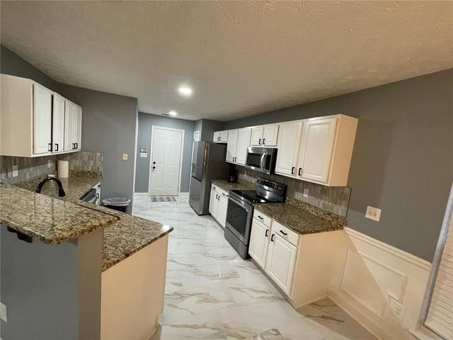 4215 Hamilton Walk Drive, Buford, GA 30519