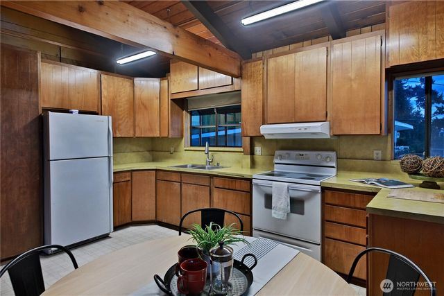 3621 Shorewood Avenue, Greenbank, WA 98253
