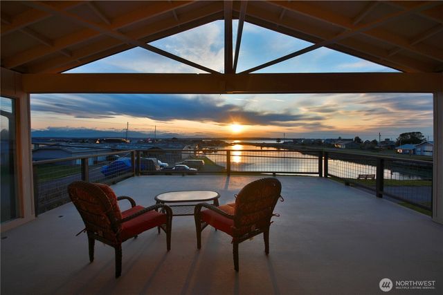 3621 Shorewood Avenue, Greenbank, WA 98253