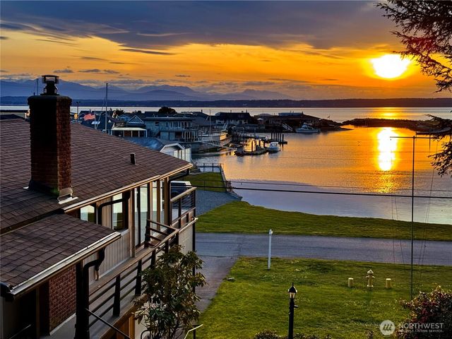 3621 Shorewood Avenue, Greenbank, WA 98253