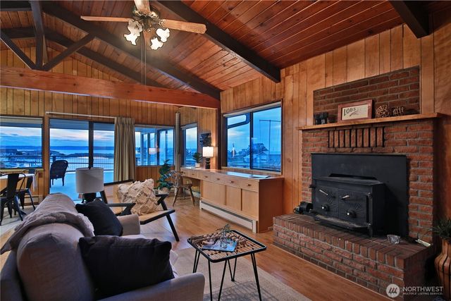 3621 Shorewood Avenue, Greenbank, WA 98253